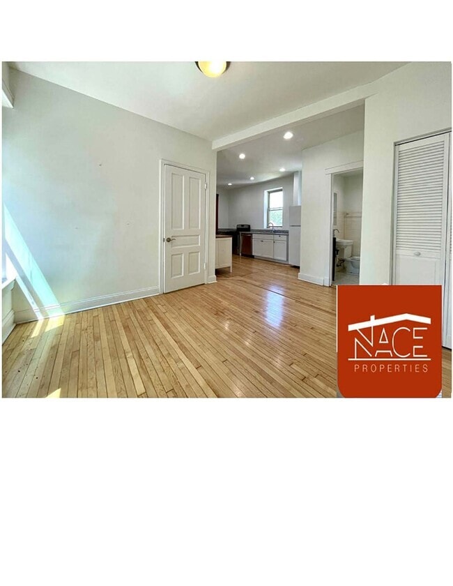 Building Photo - 2900 N Richmond St Unit 2R Rental