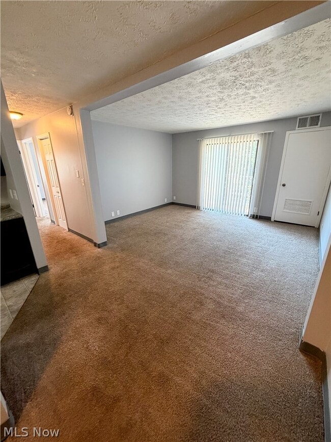 Photo - 1860 Mahoning Ave NW