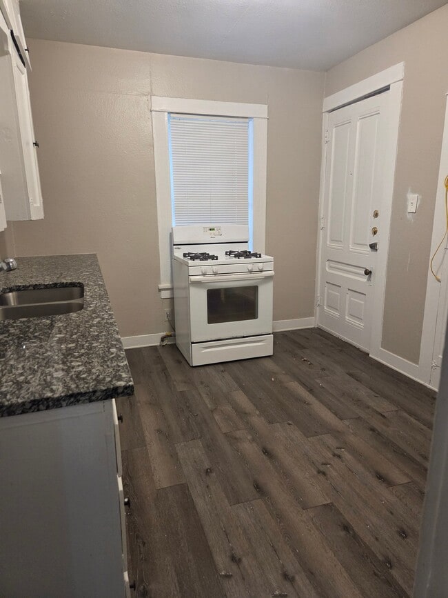 Photo - 301-311 W Leuda St Unit 301B