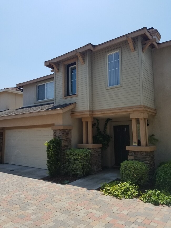 Photo - Beautiful Home in the Heart of it all. MUST SEE!!!