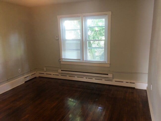 Photo - 209 1/2 Washington St