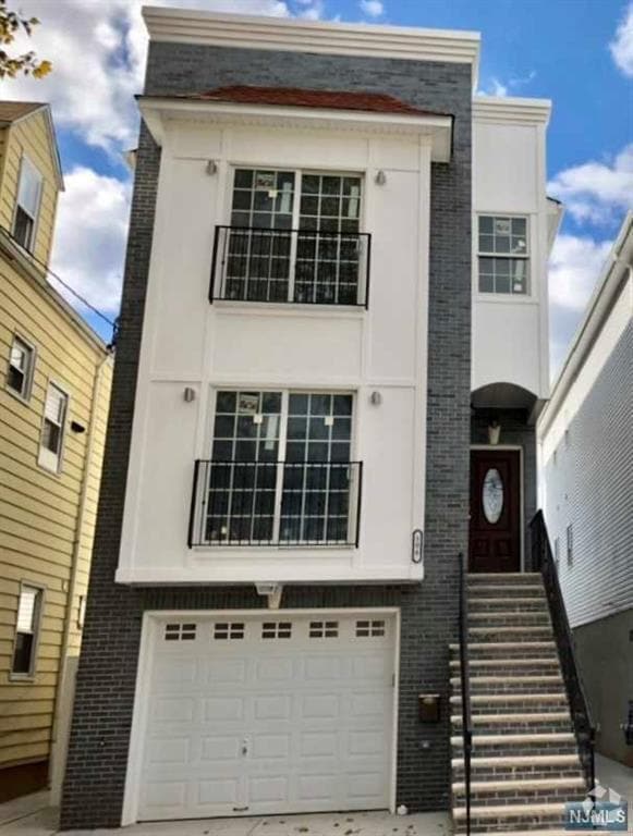 Building Photo - 106 N 3rd St Rental