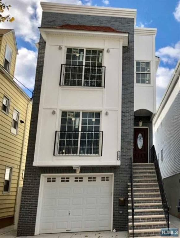 Building Photo - 106 N 3rd St Rental