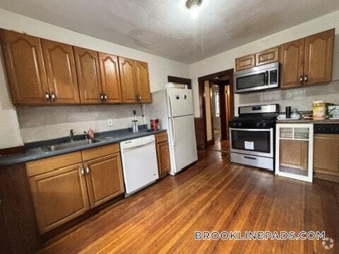 Building Photo - 27 High St Rental