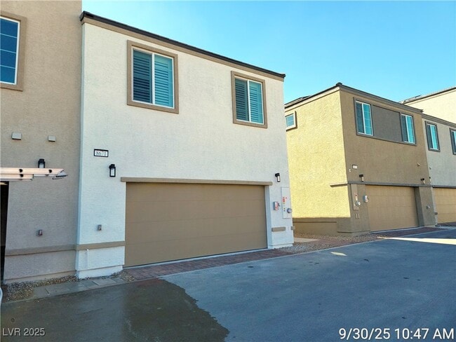 Photo - 8671 Luxuriant Ave