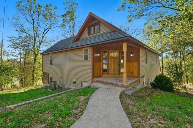 Building Photo - 102 N Gaw St