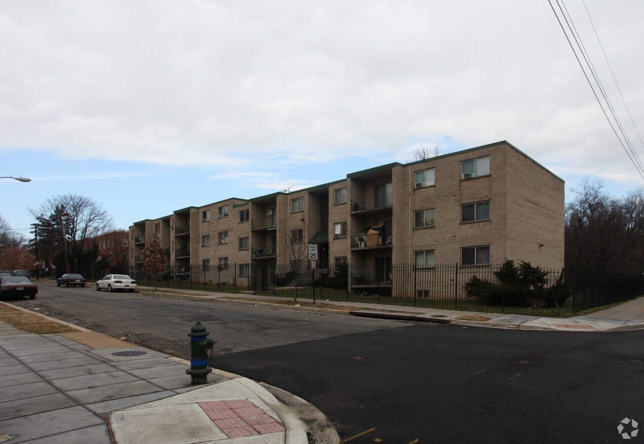 Photo - The King's Crossing II