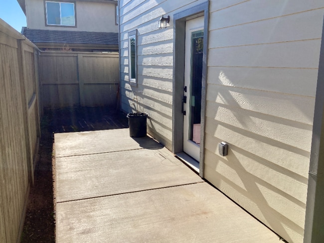 Photo - 2216 1/2 Motta St