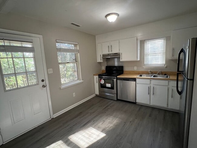 Photo - ELLG715 Unit 102