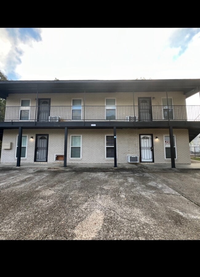 Building Photo - 636 N 39th St Unit 4