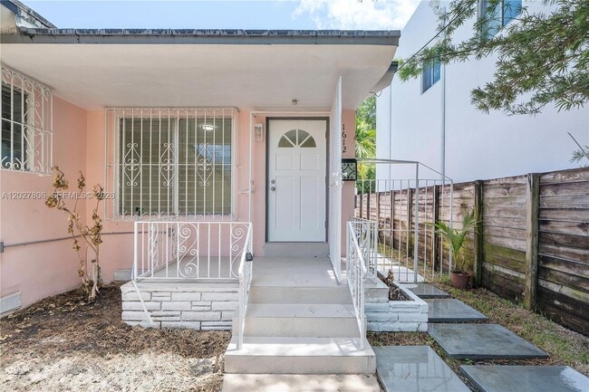 Photo - 1612 SW 23rd St Unit 1612