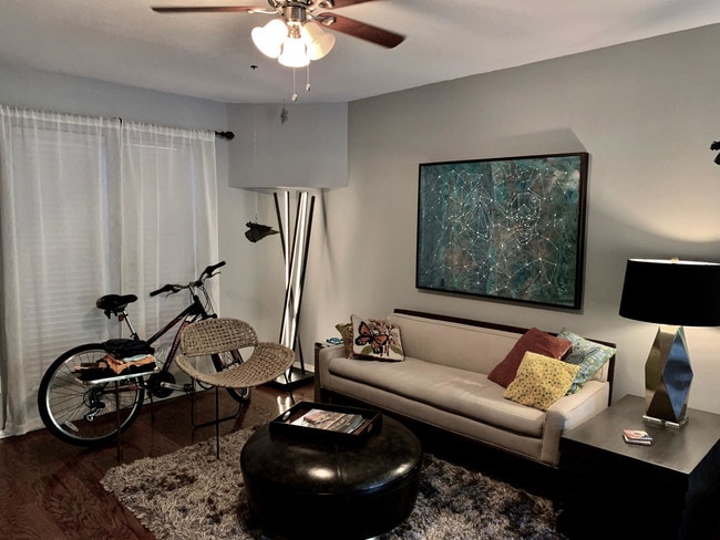 Photo - 4327 Holland Ave Unit 206