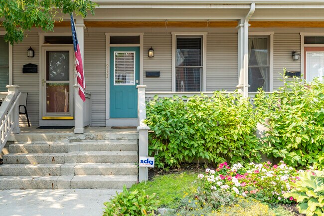 Photo - 933 N 4th St