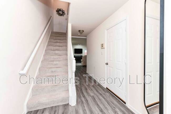 Photo - 6955 Cromarty Dr