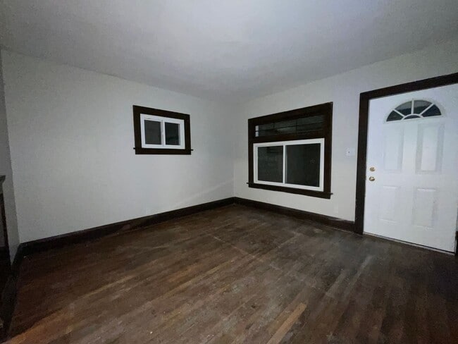 Photo - 10012 Greenview Ave Unidad Down