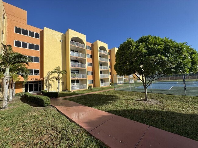 Building Photo - 7010 NW 186th St Unit 5-107 Rental