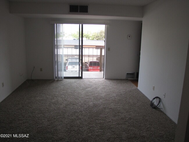 Photo - 6625 E Golf Links Rd Unit 15