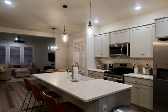 Photo - 8884 W Hill Rd Pkwy