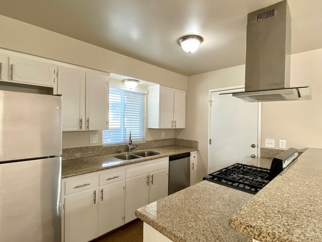 Photo - $2,200 Gettysburg & Minniewawa, 3 Bedroom - Across From Tarpey Elementary