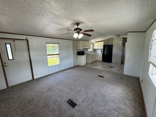 Photo - 600 E Melville Dr