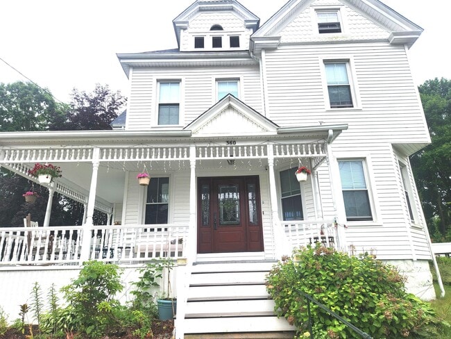 Photo - 360 Broad St Apartment