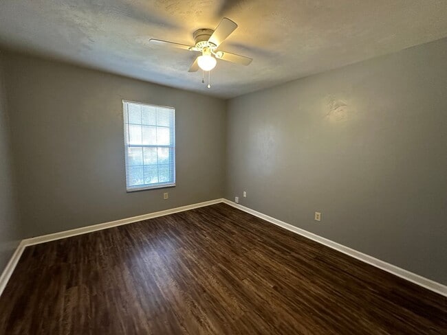 Photo - Downstairs unit near TMH w/ NO CARPET!!! Unit A