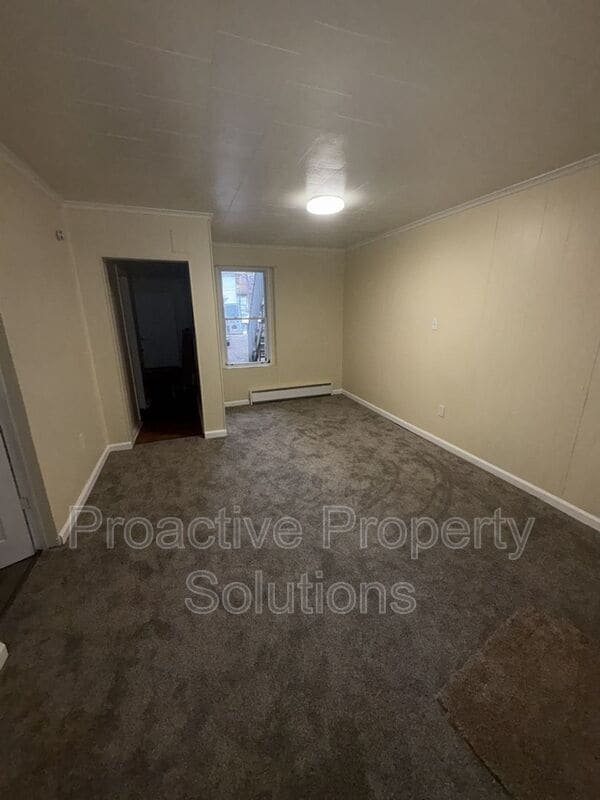 Photo - 850-850 Capouse Ave