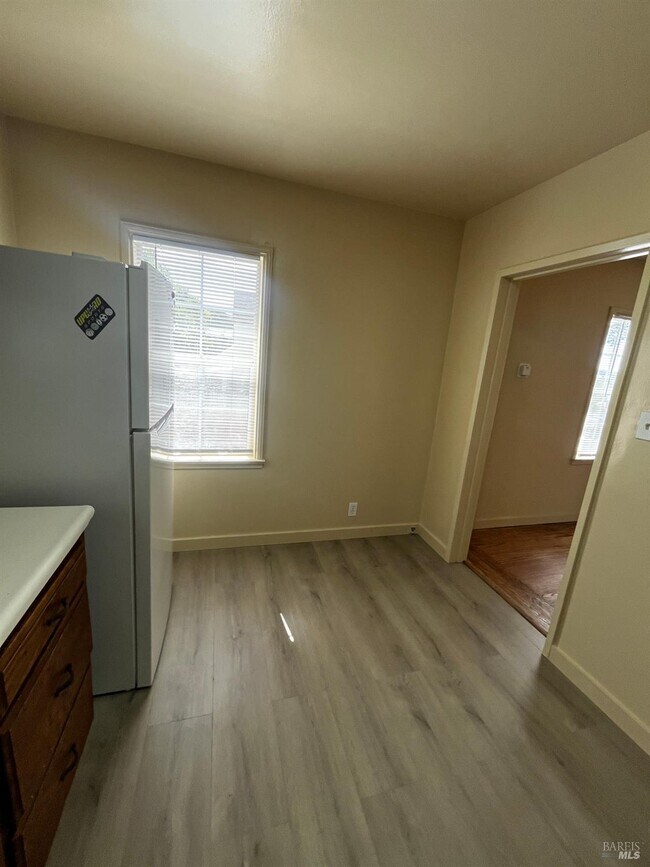 Photo - 11 B St