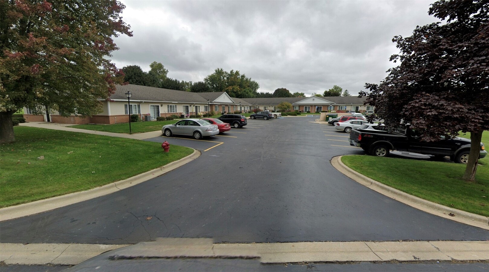 Photo - 624 Cambridge Ln