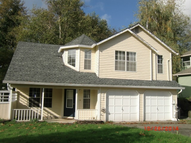 Building Photo - East hill Kent Seven Oaks Community Custom 2 story home - 3 bed 2.5 home with 2 car garage. Avail...