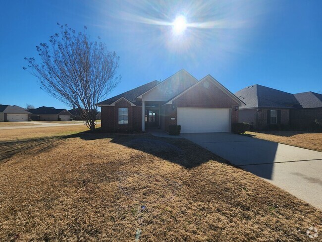 Building Photo - 3 Bedroom 2 Bathroom in Legacy Rental