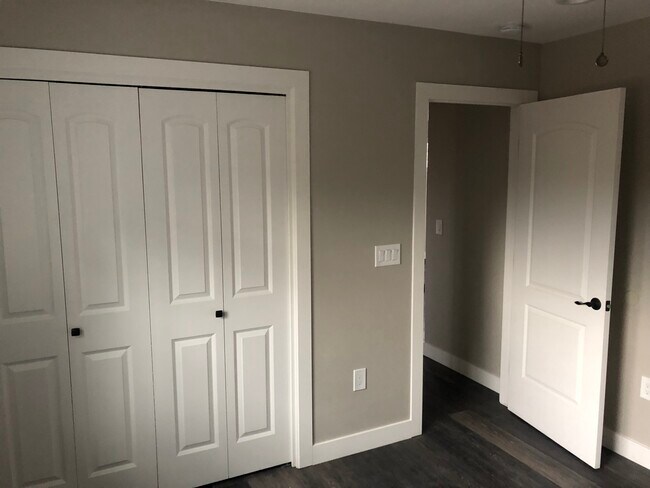 Photo - 541 Pamlar Ave