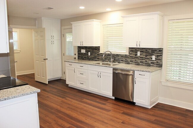 Photo - 1601 Faulkner St