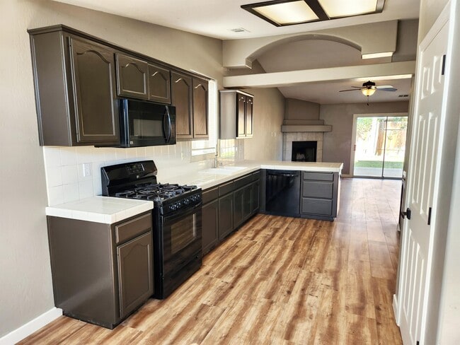 Photo - 8608 Hoodsport Ave