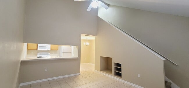 Photo - LOVELY NW 3/3 End Unit w/ Washer/Dryer, Open Kitchen w/ Bar, & More! $1500/month Avail June 1st! Unit 601