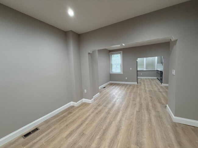 Photo - 2018 S 68th St