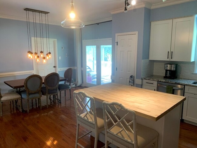 132 S Marion Dr