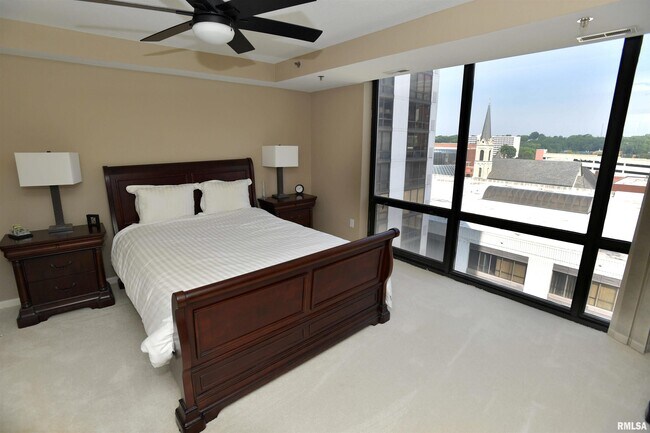 Photo - 123 SW Jefferson Ave