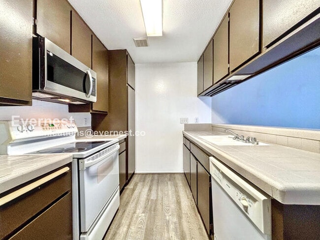 Photo - 3215 Midway Dr Unidad 701