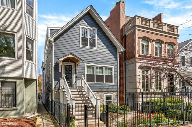 Photo - 1340 W School St House