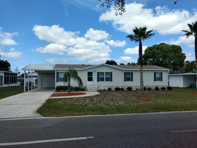 THREE BED TWO BATH ONE CAR GARAGE. - THREE BED TWO BATH ONE CAR GARAGE. Casa