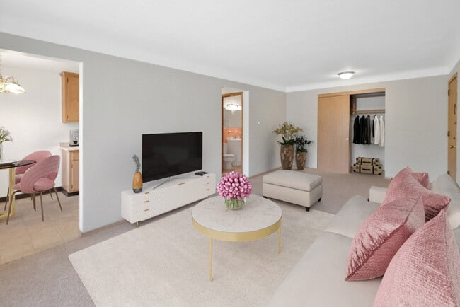 Building Photo - Larpenteur Crossing Rental