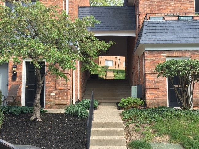 Photo - Sutton Place Apartments and Townhomes