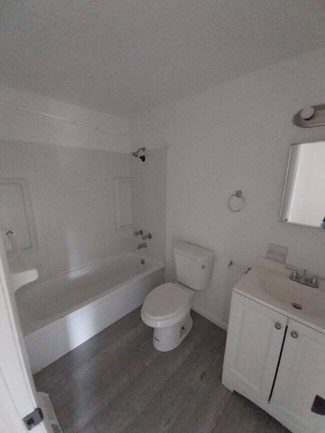 Photo - 242 E Prospect St