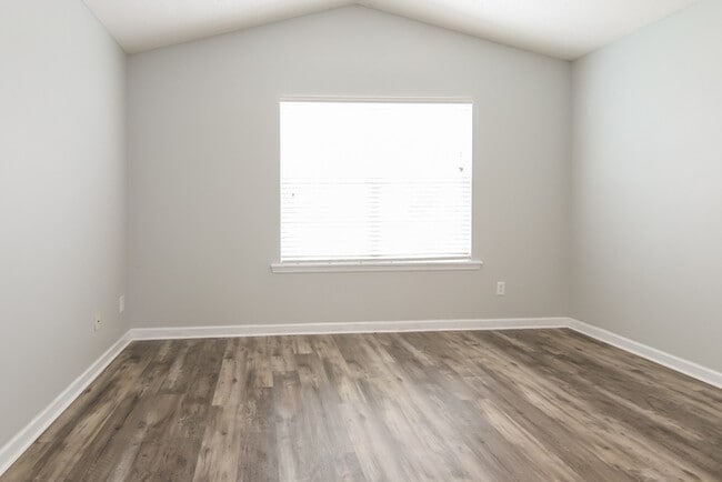 Photo - 652 New Stock Dr