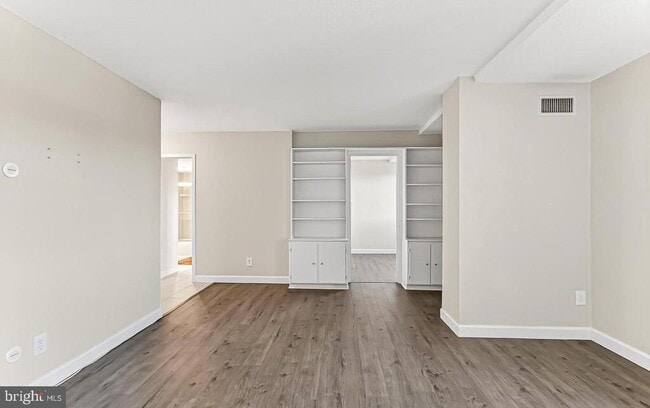 Photo - 501 Slaters Ln Unidad 513