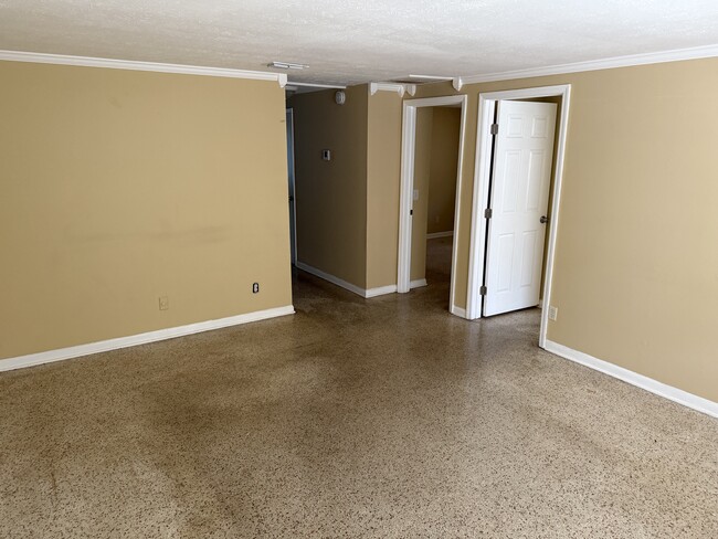 Photo - 6067 Longchamp Dr House