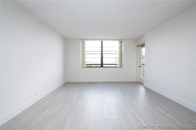 Photo - 3900 N Hills Dr Unit 405