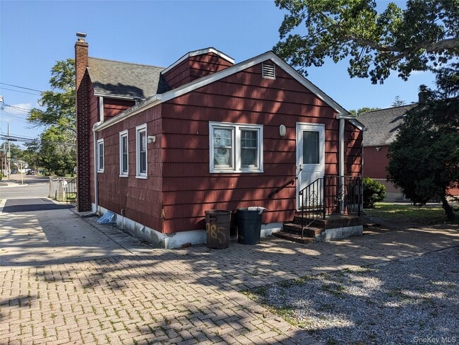Photo - 188 Little East Neck Rd