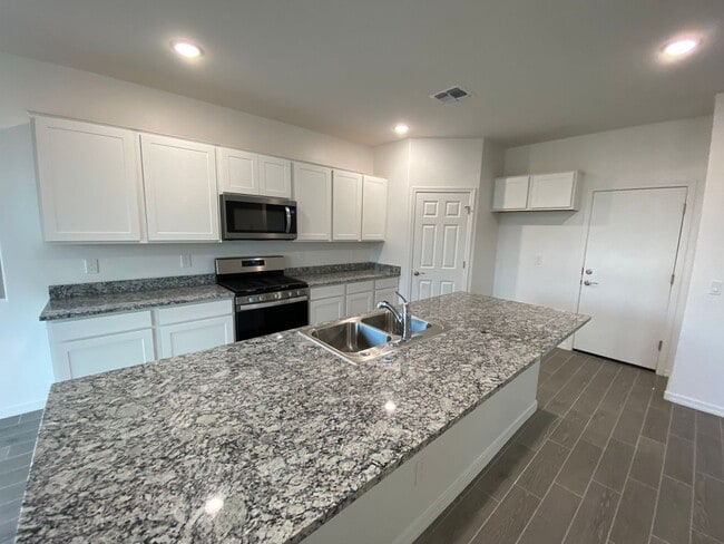 Photo - Charming Madera Rental: 3-Bed, 2-Bath Gem in Queen Creek's Heart, Complete with Upgraded Kitchen ...
